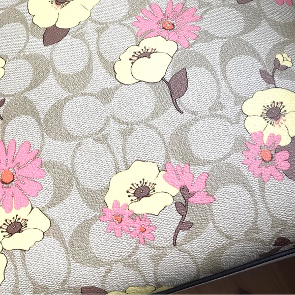 Coach Cammie Chain Tote In Signature Canvas With Floral Cluster Print - Picture 15 of 16